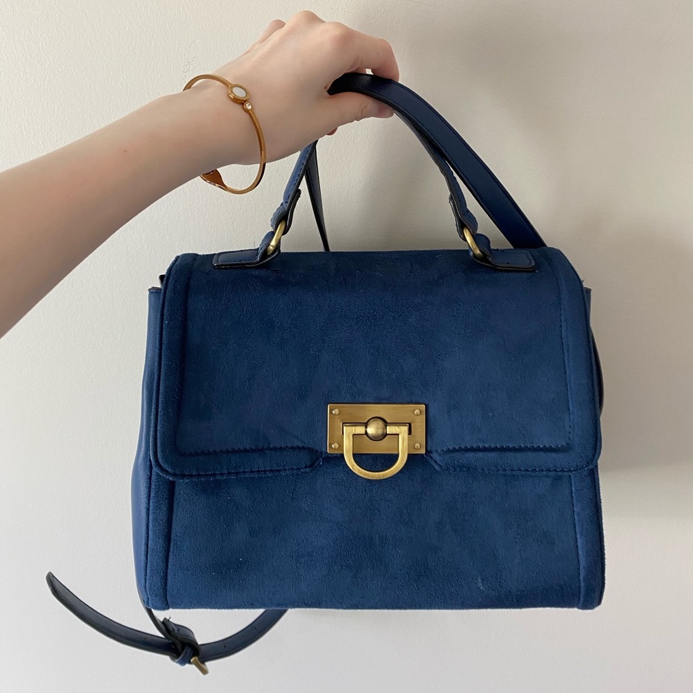 Brand New Carpisa Cruz Bag | Chic and Classy